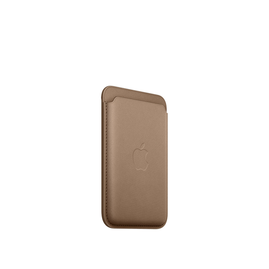 محفظة FineWoven لهاتف iPhone باللون الرمادي الداكن (Taupe) مع MagSafe