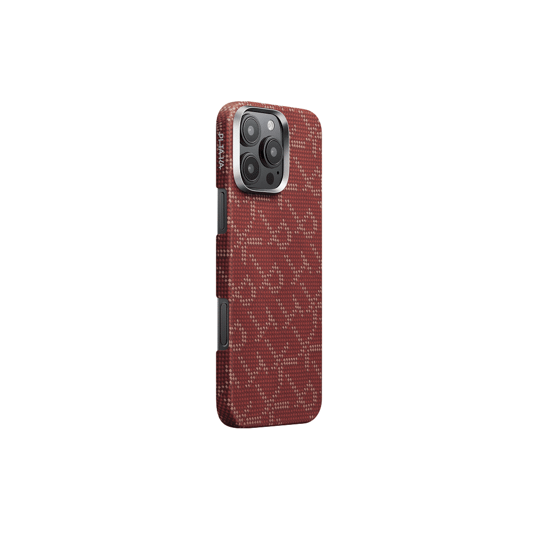 غطاء PITAKA المنسوج بنقشة المونوغرام (ذهبي/أحمر) لهاتف iPhone 16 Pro Max